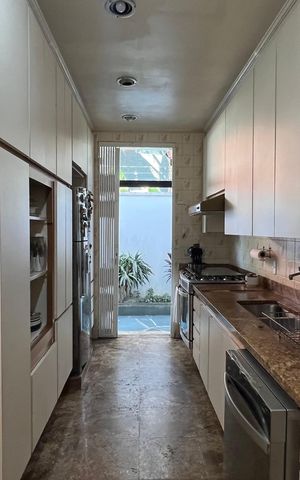 Casa para alugar com 485m², 4 quartos e 4 vagas Casa para alugar com 485m², 4 quartos e 4 vagasCozinha
