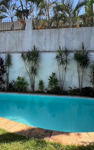 Casa para alugar com 485m², 4 quartos e 4 vagas Casa para alugar com 485m², 4 quartos e 4 vagasPiscina