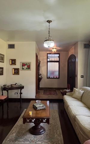 Casa para alugar com 485m², 4 quartos e 4 vagas Casa para alugar com 485m², 4 quartos e 4 vagasSala