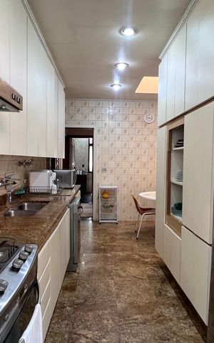 Casa para alugar com 485m², 4 quartos e 4 vagas Casa para alugar com 485m², 4 quartos e 4 vagasCozinha