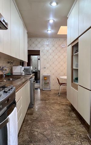 Casa para alugar com 485m², 4 quartos e 4 vagas Casa para alugar com 485m², 4 quartos e 4 vagasCozinha