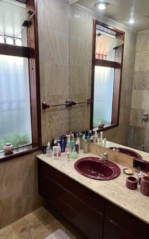 Casa para alugar com 485m², 4 quartos e 4 vagas Casa para alugar com 485m², 4 quartos e 4 vagasBanheiro da Suíte