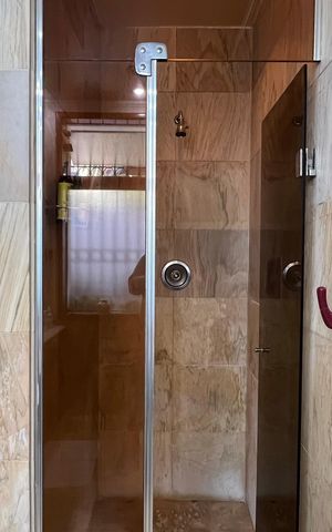 Casa para alugar com 485m², 4 quartos e 4 vagas Casa para alugar com 485m², 4 quartos e 4 vagasBanheiro da Suíte
