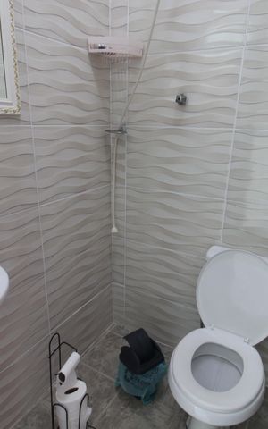 Casa à venda com 186m², 3 quartos e 1 vagaÁrea de Serviço - Banheiro