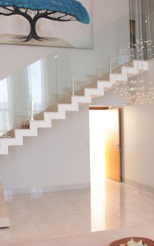 Casa de condomínio à venda com 380m², 4 quartos e 3 vagasSala
