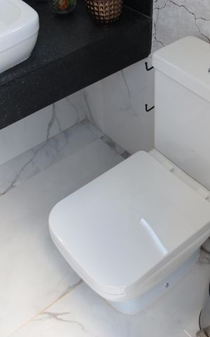 Casa de condomínio à venda com 380m², 4 quartos e 3 vagasBanheiro 2