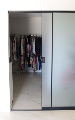 Casa de condomínio à venda com 380m², 4 quartos e 3 vagasCloset da suíte 2
