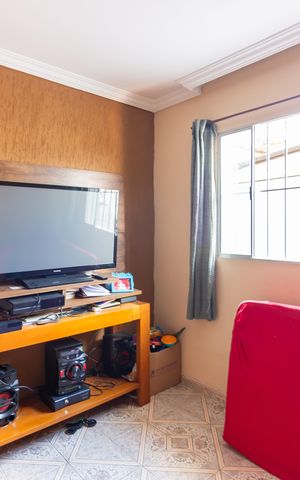 Casa à venda com 134m², 3 quartos e 2 vagas Casa à venda com 134m², 3 quartos e 2 vagasSala