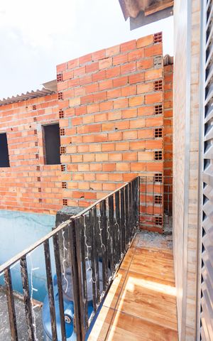 Casa à venda com 134m², 3 quartos e 2 vagas Casa à venda com 134m², 3 quartos e 2 vagasSacada