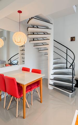 Apartamento para alugar com 60m², 1 quarto e 1 vaga Apartamento para alugar com 60m², 1 quarto e 1 vagaEscada