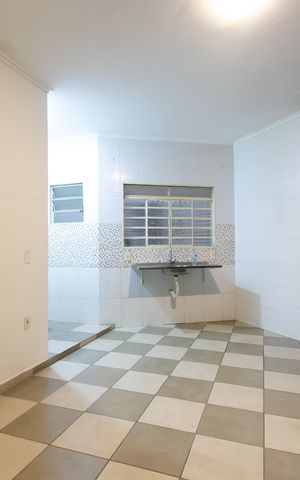 Casa para alugar com 40m², 1 quarto e sem vaga Casa para alugar com 40m², 1 quarto e sem vagaSala