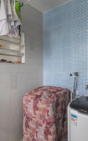 Casa à venda com 206m², 4 quartos e 3 vagas Casa à venda com 206m², 4 quartos e 3 vagasÁrea de Serviço