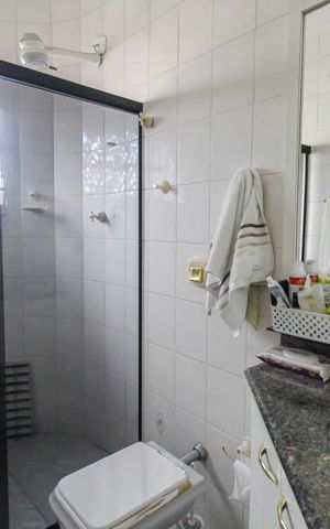 Casa à venda com 206m², 4 quartos e 3 vagas Casa à venda com 206m², 4 quartos e 3 vagasBanheiro da Suíte