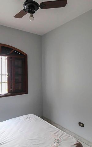 Casa à venda com 206m², 4 quartos e 3 vagas Casa à venda com 206m², 4 quartos e 3 vagasQuarto 3
