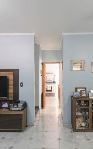 Casa à venda com 206m², 4 quartos e 3 vagas Casa à venda com 206m², 4 quartos e 3 vagasSala