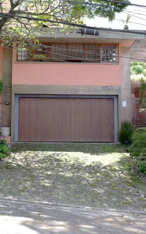 Casa à venda com 535m², 4 quartos e 4 vagasFachada