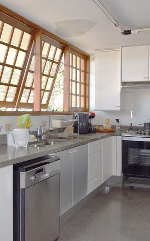 Casa à venda com 535m², 4 quartos e 4 vagasCozinha