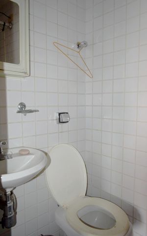 Casa à venda com 535m², 4 quartos e 4 vagasBanheiro da garagem
