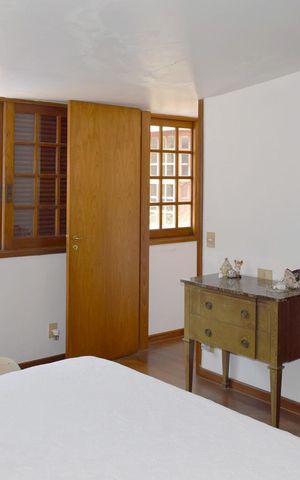 Casa à venda com 535m², 4 quartos e 4 vagasSuíte 2