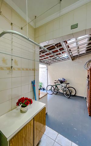 Casa à venda com 140m², 3 quartos e 2 vagasÁrea de Serviço