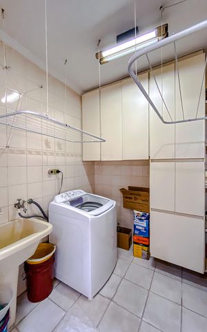 Casa à venda com 140m², 3 quartos e 2 vagasÁrea de Serviço