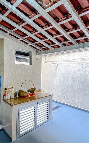 Casa à venda com 140m², 3 quartos e 2 vagasÁrea externa