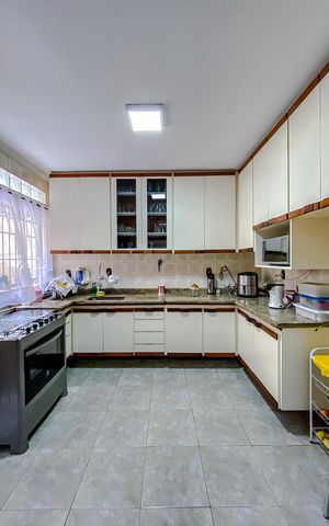 Casa à venda com 140m², 3 quartos e 2 vagasCozinha