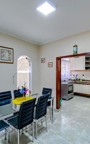 Casa à venda com 140m², 3 quartos e 2 vagasCozinha