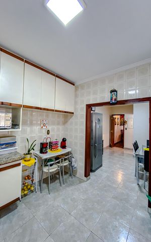 Casa à venda com 140m², 3 quartos e 2 vagasCozinha