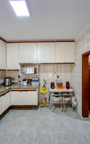 Casa à venda com 140m², 3 quartos e 2 vagasCozinha