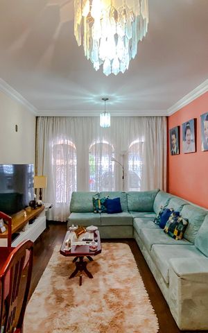 Casa à venda com 140m², 3 quartos e 2 vagasSala