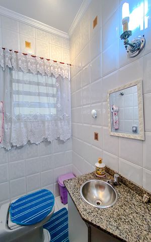 Casa à venda com 140m², 3 quartos e 2 vagasLavabo