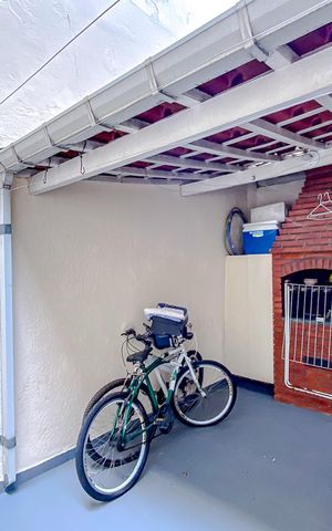 Casa à venda com 140m², 3 quartos e 2 vagasÁrea externa