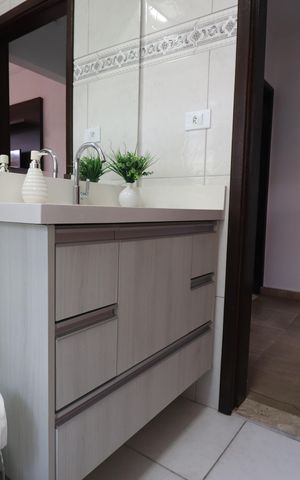 Casa à venda com 136m², 2 quartos e 2 vagasBanheiro