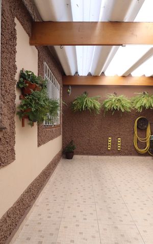 Casa à venda com 136m², 2 quartos e 2 vagasGaragem