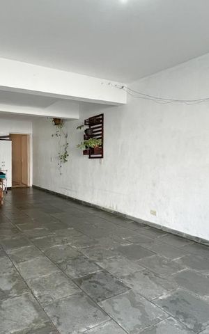 Casa à venda com 250m², 3 quartos e 3 vagas Casa à venda com 250m², 3 quartos e 3 vagasGaragem