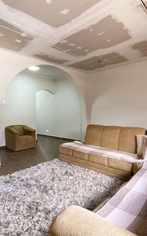 Casa à venda com 250m², 3 quartos e 3 vagas Casa à venda com 250m², 3 quartos e 3 vagasSala