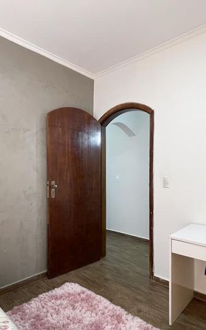 Casa à venda com 250m², 3 quartos e 3 vagas Casa à venda com 250m², 3 quartos e 3 vagasQuarto 1