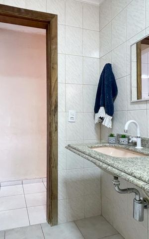 Casa à venda com 250m², 3 quartos e 3 vagas Casa à venda com 250m², 3 quartos e 3 vagasBanheiro Social