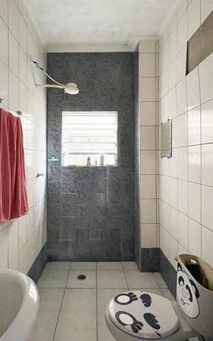 Casa à venda com 250m², 3 quartos e 3 vagas Casa à venda com 250m², 3 quartos e 3 vagasBanheiro - Salão