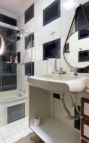 Casa à venda com 250m², 3 quartos e 3 vagas Casa à venda com 250m², 3 quartos e 3 vagasBanheiro - Suíte