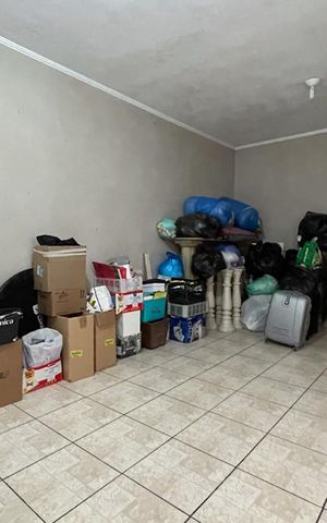 Casa à venda com 250m², 3 quartos e 3 vagas Casa à venda com 250m², 3 quartos e 3 vagasSalão