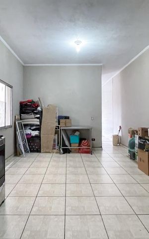 Casa à venda com 250m², 3 quartos e 3 vagas Casa à venda com 250m², 3 quartos e 3 vagasSalão