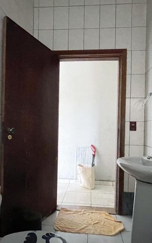 Casa à venda com 250m², 3 quartos e 3 vagas Casa à venda com 250m², 3 quartos e 3 vagasBanheiro - Salão