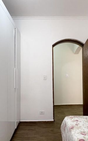 Casa à venda com 250m², 3 quartos e 3 vagas Casa à venda com 250m², 3 quartos e 3 vagasQuarto 2