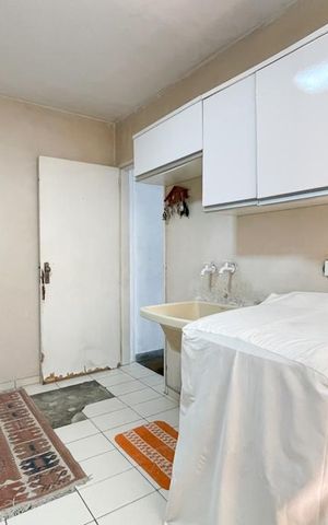 Casa à venda com 250m², 3 quartos e 3 vagas Casa à venda com 250m², 3 quartos e 3 vagasÁrea de Serviço