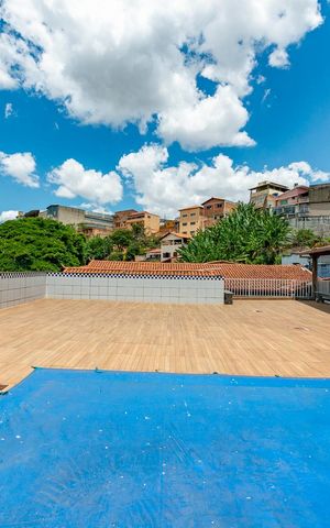 Casa à venda com 420m², 4 quartos e 3 vagas Casa à venda com 420m², 4 quartos e 3 vagasPiscina