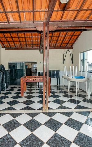 Casa à venda com 420m², 4 quartos e 3 vagas Casa à venda com 420m², 4 quartos e 3 vagasVaranda
