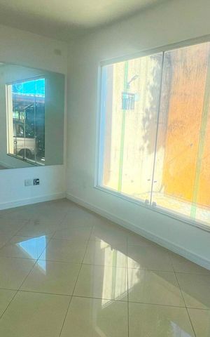 Casa à venda com 198m², 3 quartos e 3 vagas Casa à venda com 198m², 3 quartos e 3 vagasSala
