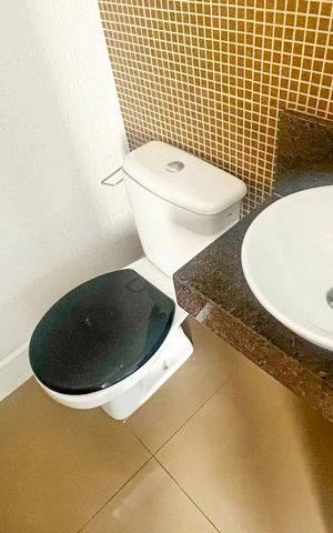 Casa à venda com 198m², 3 quartos e 3 vagas Casa à venda com 198m², 3 quartos e 3 vagasBanheiro